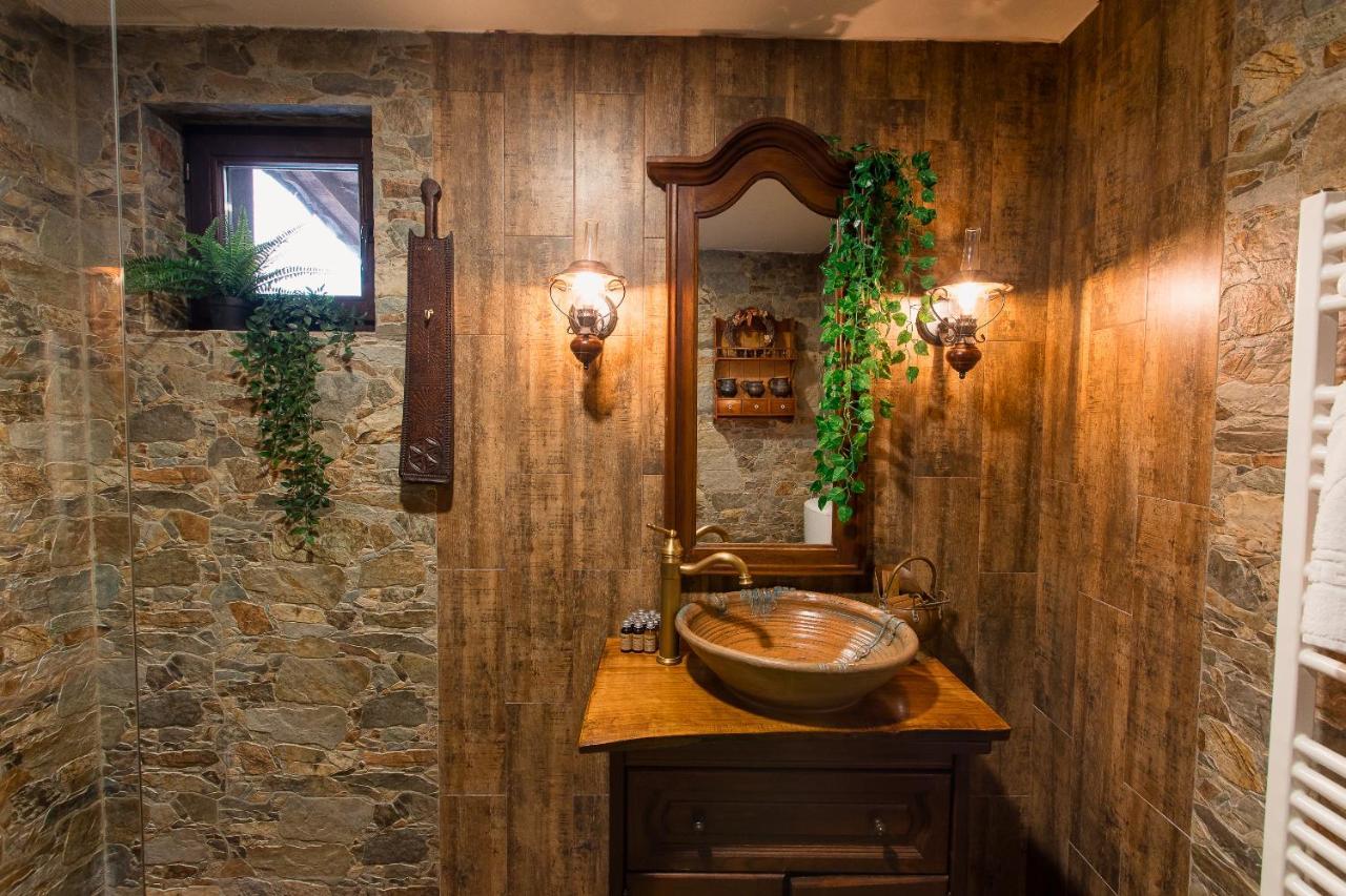 Villa Casa Cu Cerdac Nucşoara Esterno foto