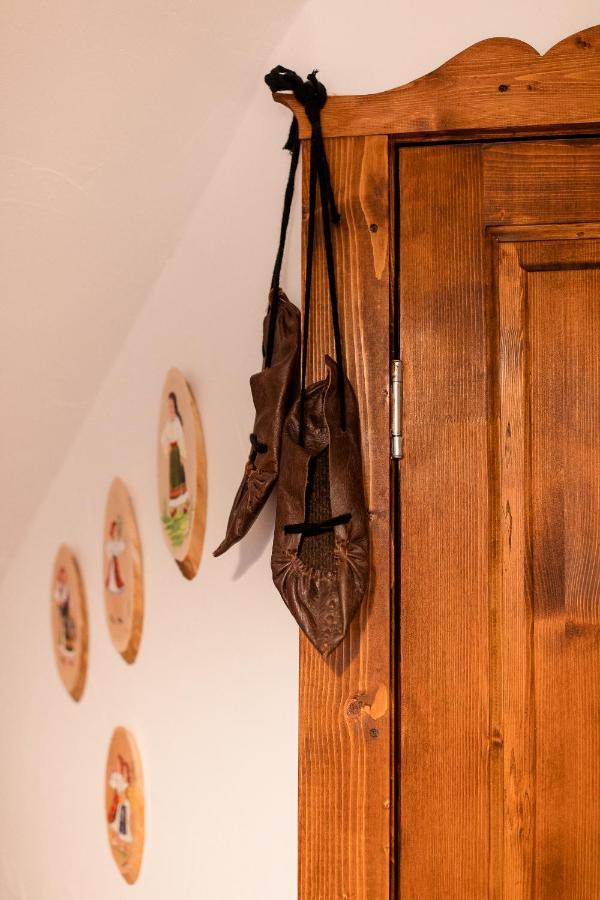 Villa Casa Cu Cerdac Nucşoara Esterno foto