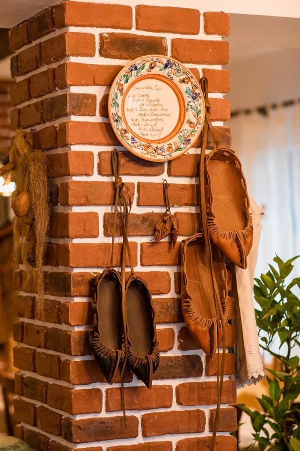 Villa Casa Cu Cerdac Nucşoara Esterno foto