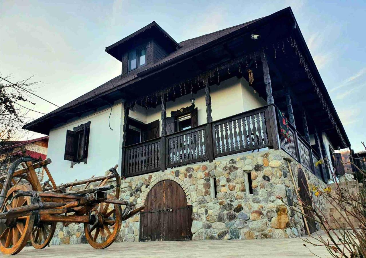 Villa Casa Cu Cerdac Nucşoara Esterno foto